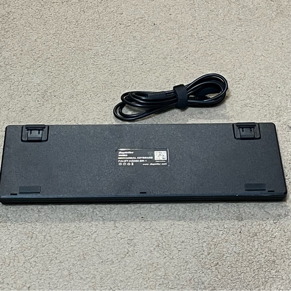 EagleTec LED Blue Blacklit Mechanical Gaming Keyboard - Picture 10 of 11